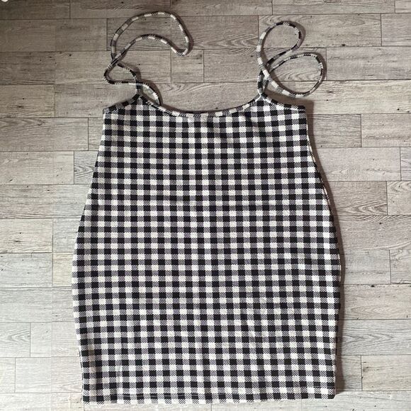 Gingham, Body Con, Mini Skirt Jumper - Picture 12 of 13